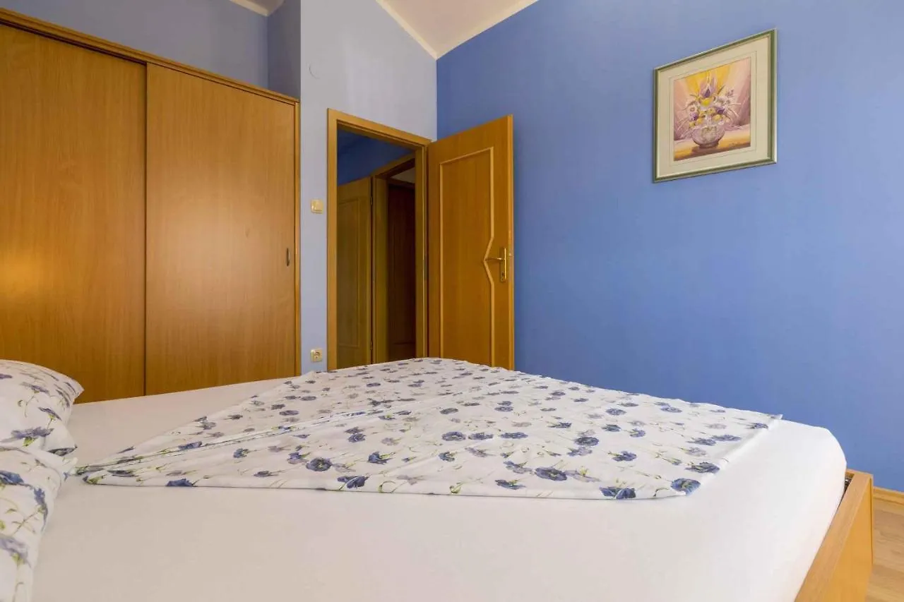 Holiday Homes In Selce 41669 Apartment