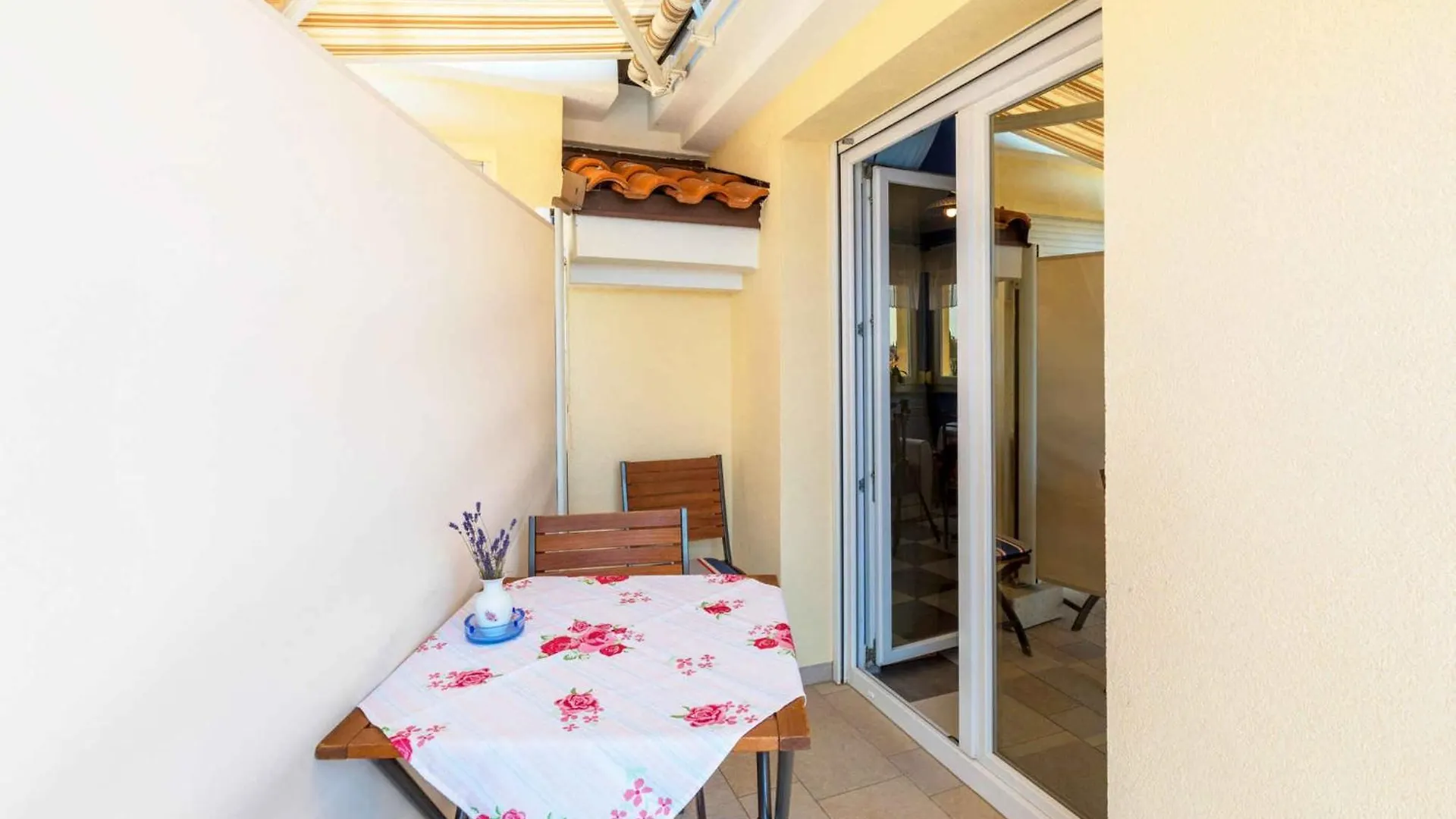 Apartment Holiday Homes In Selce 41669 Croatia
